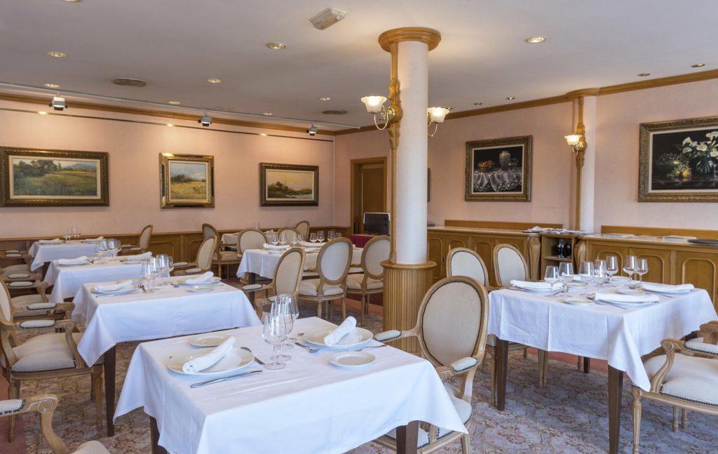 Hotel Riu Fluvia Olot Exterior photo